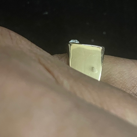 Ring - Picture 2 of 5